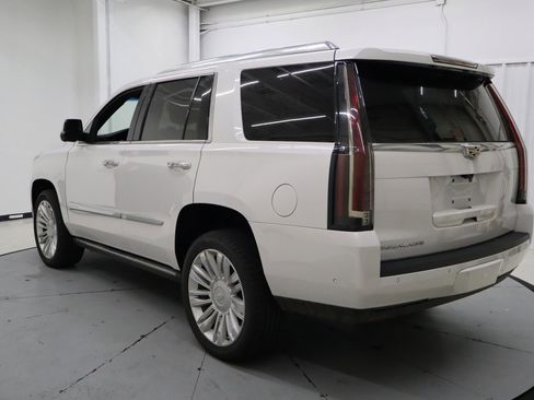 Used 2020 Cadillac Escalade Platinum image 8
