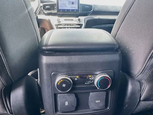 Used 2023 Ford Explorer XLT RWD image 21