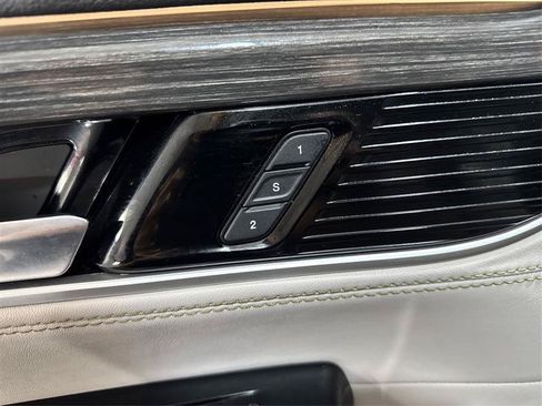 Used 2022 Jeep Wagoneer Series II w/ Premium Group I AWD/4WD image 38