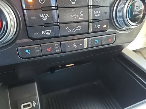 Used 2019 Ford F150 Lariat w/ Equipment Group 502A Luxury AWD/4WD image 92