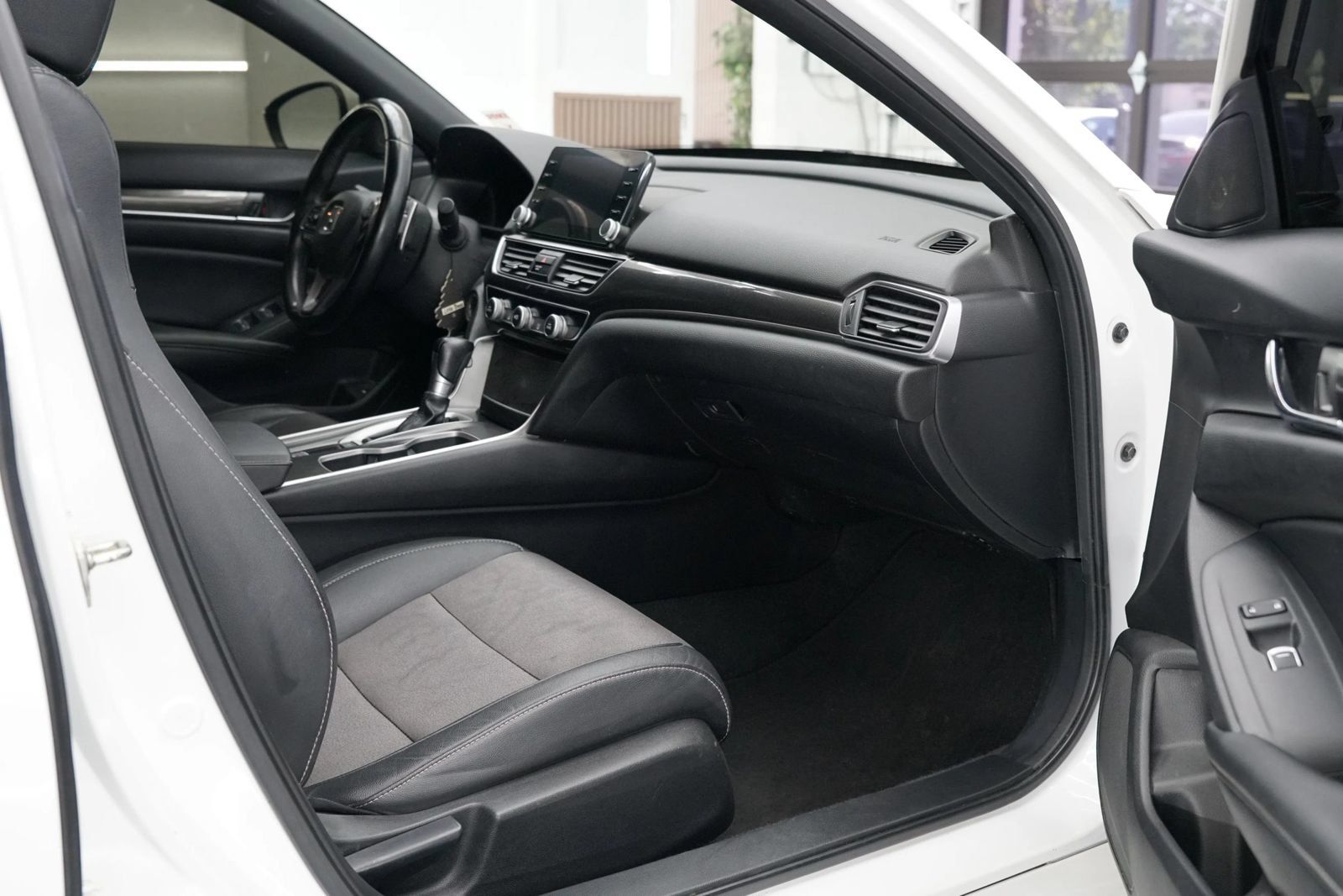 Used 2020 Honda Accord Sport image 33