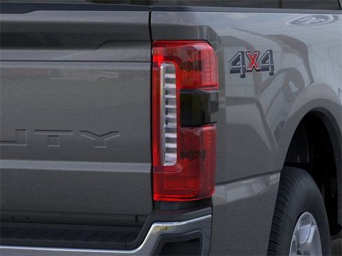 New 2026 Ford F250 XLT w/ XLT Premium Package image 21