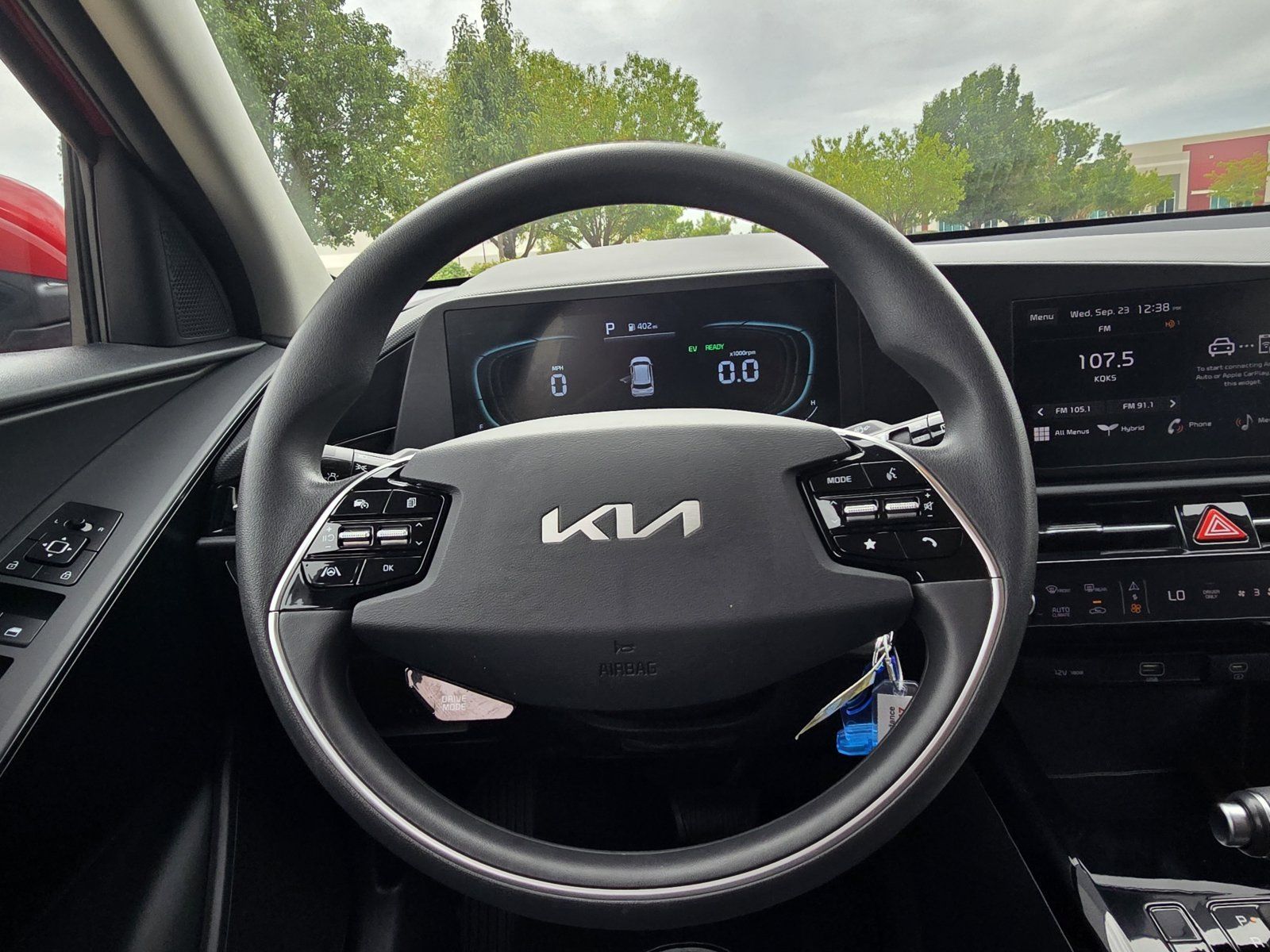 Used 2025 Kia Niro LX FWD image 29