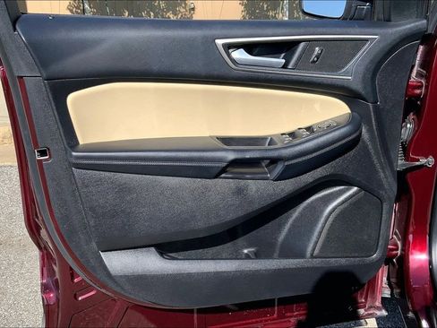 Used 2020 Ford Edge SEL w/ Convenience Package FWD image 21