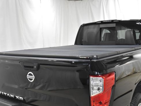 Used 2017 Nissan Titan SL image 25