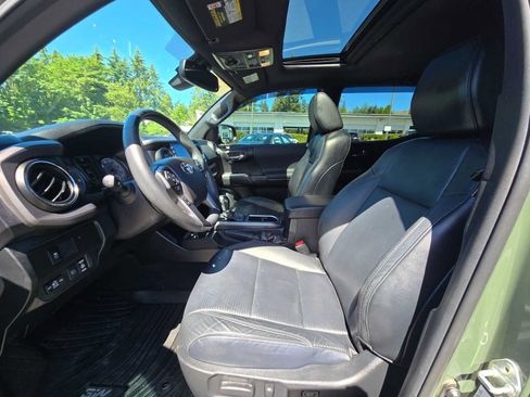 Certified 2021 Toyota Tacoma TRD Off-Road w/ TRD Premium Off Road Package AWD/4WD image 21