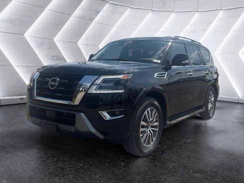 Used 2023 Nissan Armada SL w/ Captain's Chairs Package RWD image 3