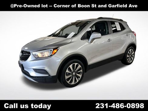 Used 2022 Buick Encore Preferred w/ Safety Package AWD/4WD image 1