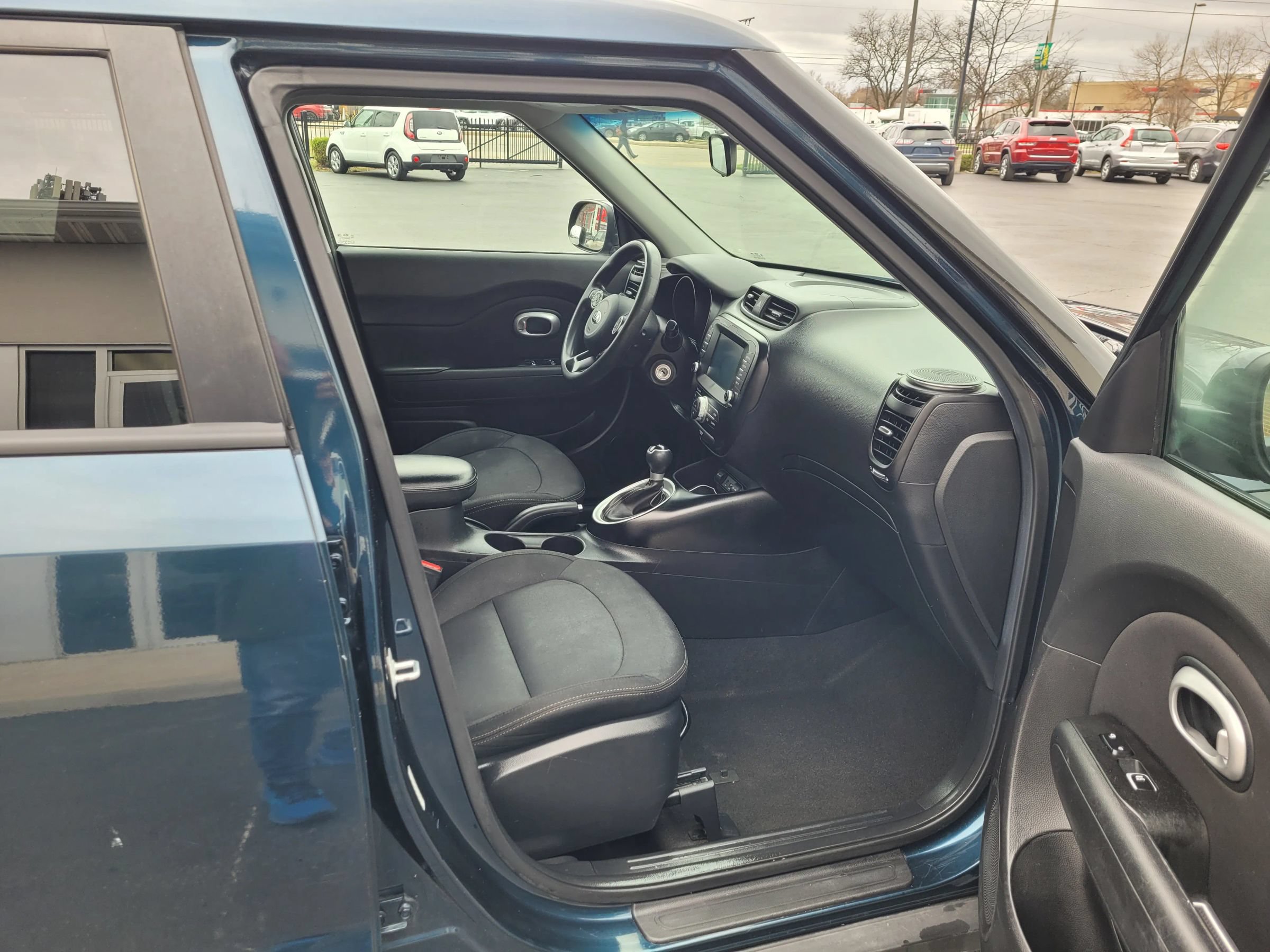 Used 2018 Kia Soul + FWD image 20