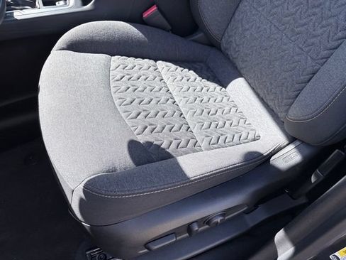 Used 2022 Chevrolet Equinox LT FWD image 9