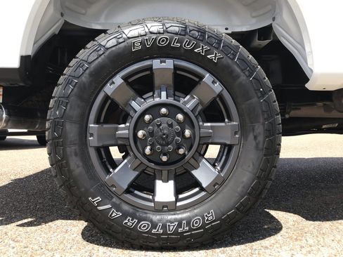 Used 2024 Ford F350 Lariat w/ Sport Appearance Package image 9