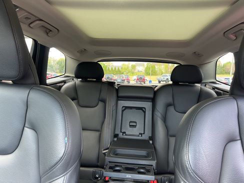 Used 2019 Volvo XC60 T5 Inscription w/ Protection Package Premier AWD/4WD image 21