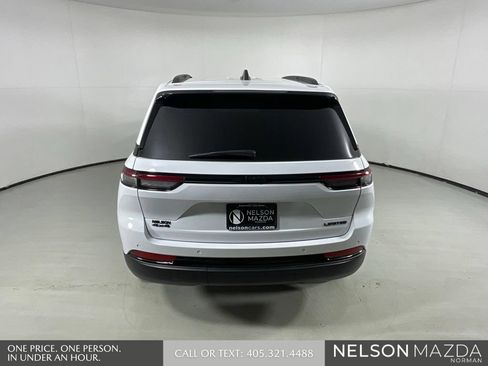 Used 2024 Jeep Grand Cherokee Limited w/ Black Appearance Package AWD/4WD image 7