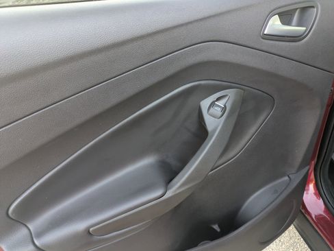 Used 2019 Ford Escape SEL image 26