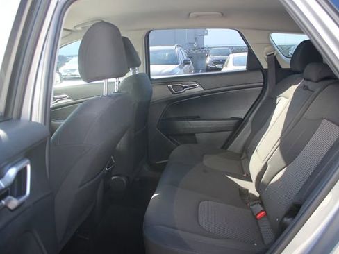 Used 2023 Kia Sportage LX AWD/4WD image 23