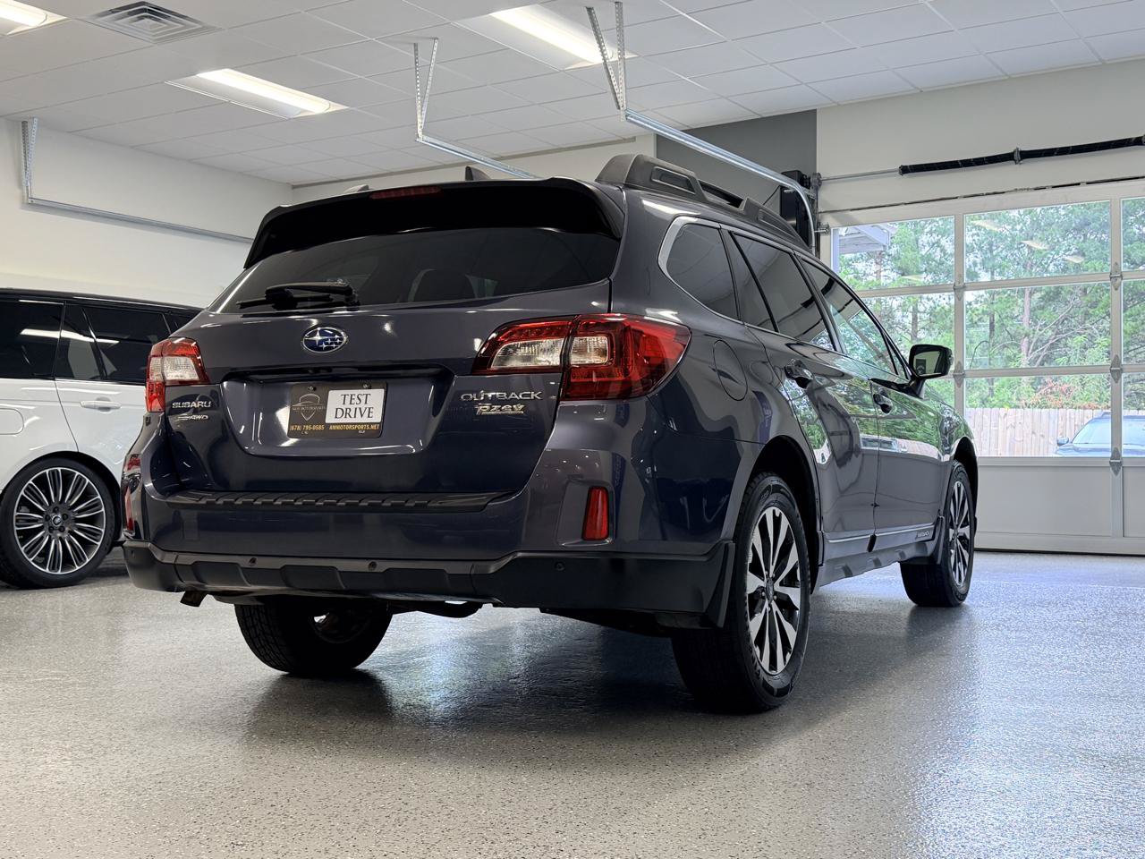 Used 2017 Subaru Outback 2.5i Limited AWD/4WD image 8