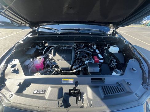 Used 2025 Toyota Highlander LE image 34