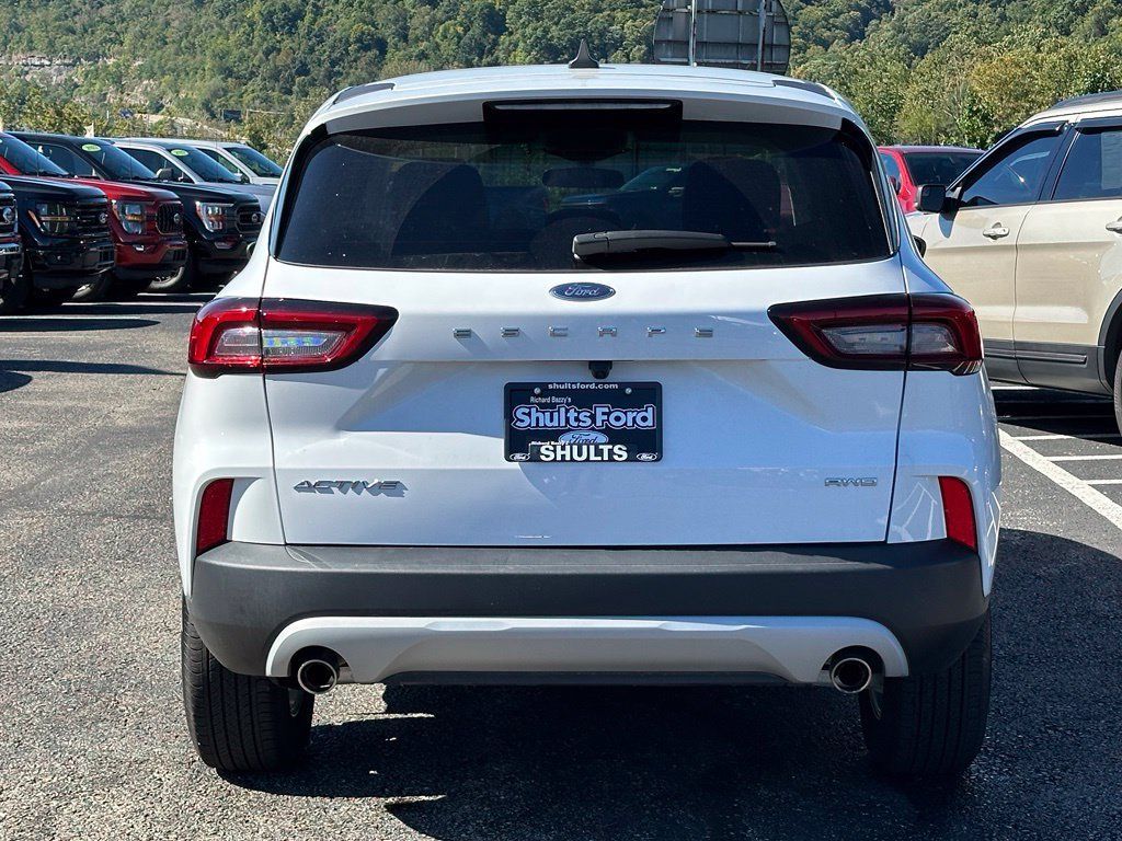 Used 2023 Ford Escape Active AWD/4WD image 5