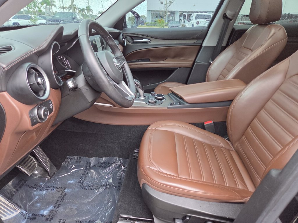 Used 2019 Alfa Romeo Stelvio Ti Lusso w/ Quick Order Package 22X Lusso AWD/4WD image 28