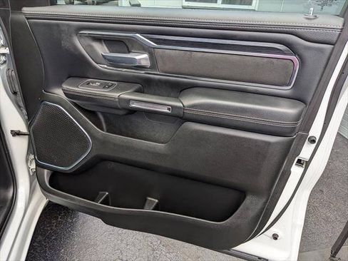 Used 2024 RAM 1500 Laramie AWD/4WD image 18