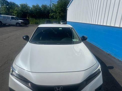 Used 2023 Honda Civic Sport image 3