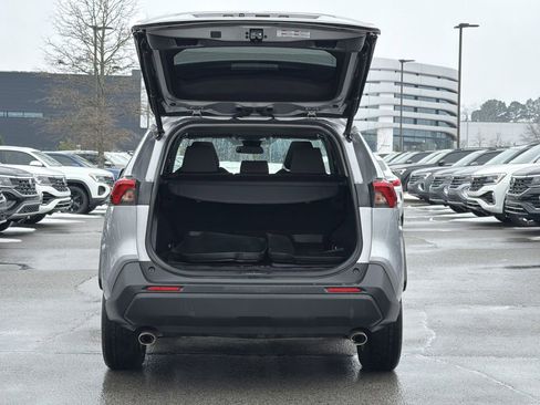 Used 2020 Toyota RAV4 XLE image 15