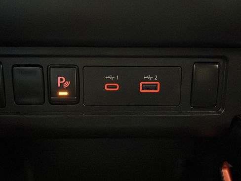 Used 2025 Nissan Frontier PRO-4X AWD/4WD image 26