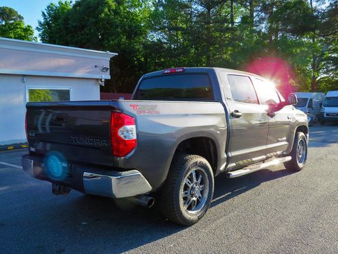 Used 2016 Toyota Tundra SR5 w/ SR5 Upgrade Package AWD/4WD image 7