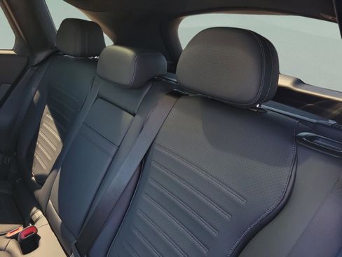 Used 2023 Mercedes-Benz GLC 300 image 8