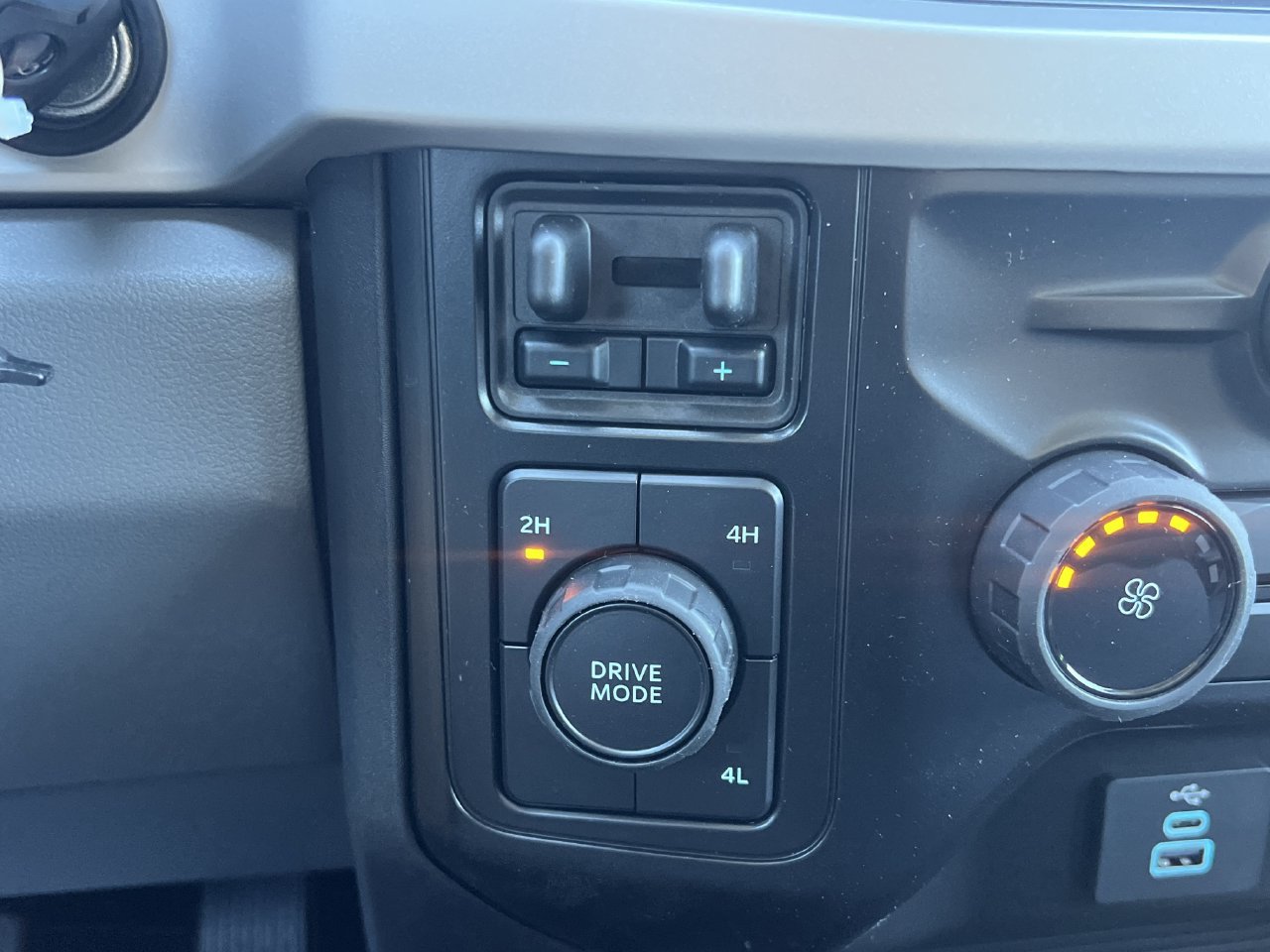 New 2027 Ford F350 XL w/ STX Appearance Package AWD/4WD image 6