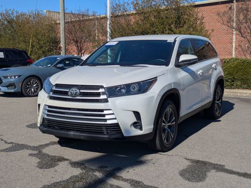 Used 2019 Toyota Highlander LE image 8