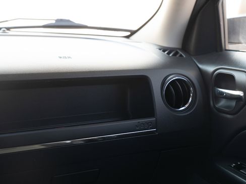 Used 2017 Jeep Patriot High Altitude image 28