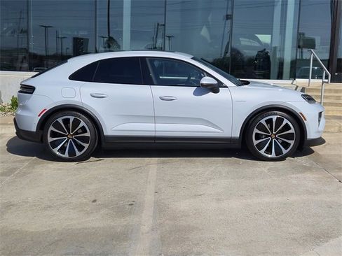 New 2025 Porsche Macan 4 Electric image 8