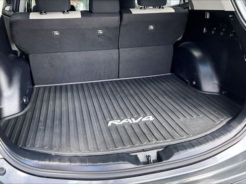 Used 2016 Toyota RAV4 XLE AWD/4WD image 25