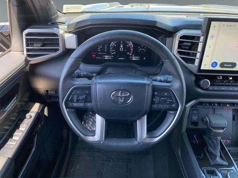 Used 2025 Toyota Tundra Limited AWD/4WD image 12
