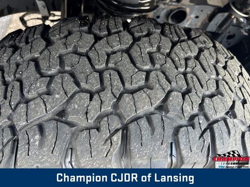 Used 2023 Jeep Wrangler Unlimited Rubicon w/ LED Lighting Group AWD/4WD image 42