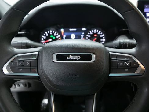 Used 2023 Jeep Compass Latitude image 14