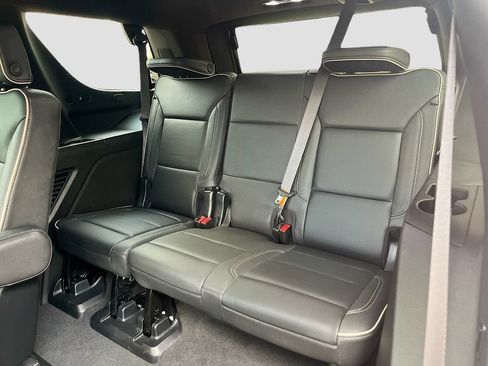 Used 2023 GMC Yukon SLT w/ SLT Premium Package AWD/4WD image 29