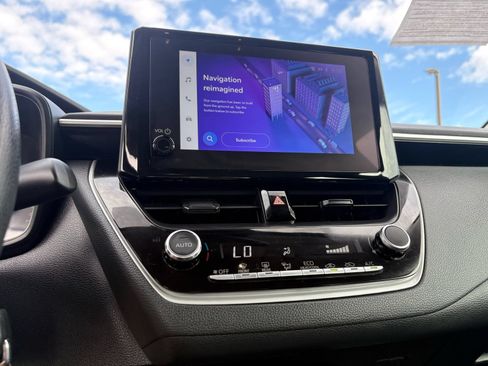 Used 2025 Toyota Corolla LE FWD image 24