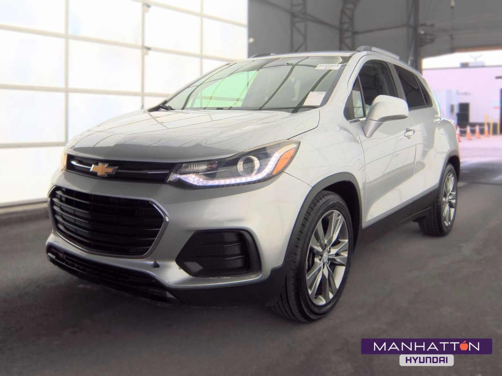 Used 2019 Chevrolet Trax LT w/ LT Convenience Package FWD image 1