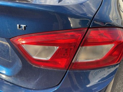Used 2019 Chevrolet Cruze LT w/ Convenience Package image 12