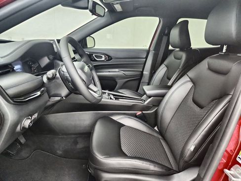 New 2026 Jeep Compass Latitude image 19