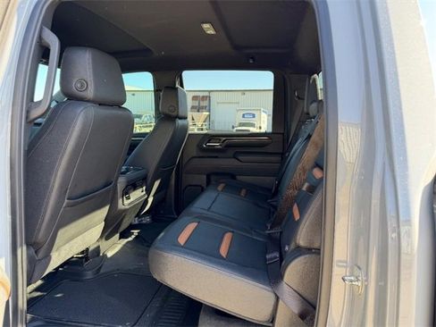 Used 2024 GMC Sierra 2500 AT4 image 7