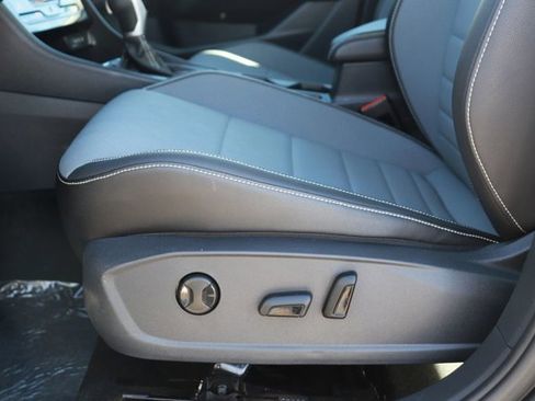 Used 2025 Volkswagen Jetta SE image 10