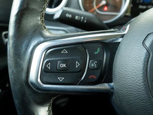 Used 2019 Jeep Wrangler Unlimited Sahara w/ Uconnect 4C Nav & Sound Group image 17