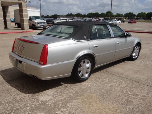 Used 2007 Cadillac DTS Luxury I w/ Sun And Sound Package image 6