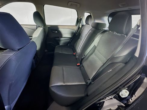 Used 2023 Nissan Rogue SV image 27