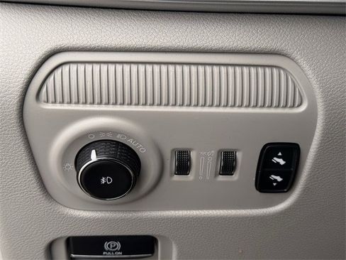 Used 2024 Jeep Wagoneer L Series II image 23