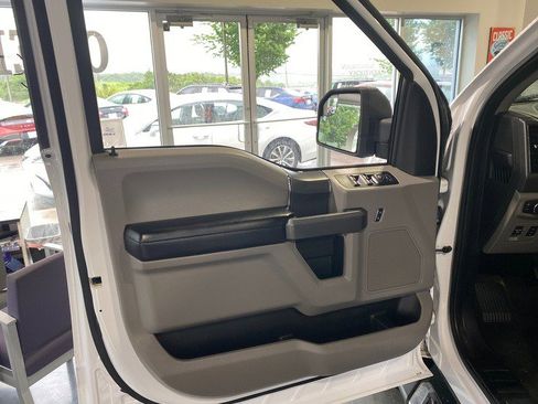 Used 2019 Ford F150 XLT w/ Equipment Group 302A Luxury AWD/4WD image 12