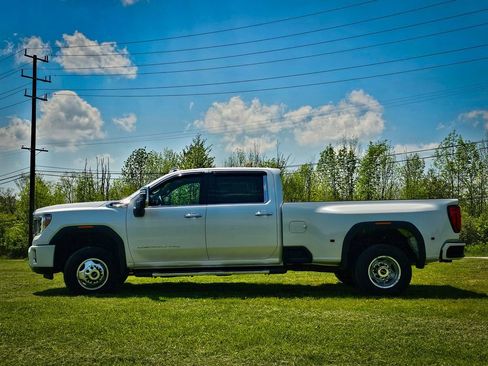 Used 2022 GMC Sierra 3500 Denali AWD/4WD image 8